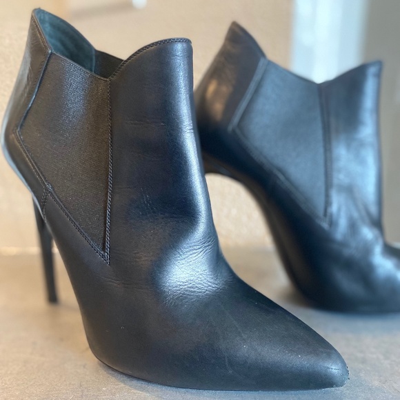 Saint Laurent Paris Chelsea Boots - Picture 5 of 16